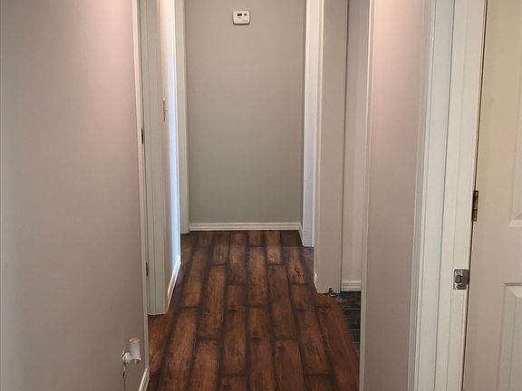 5th image of 319 Plaza Dr