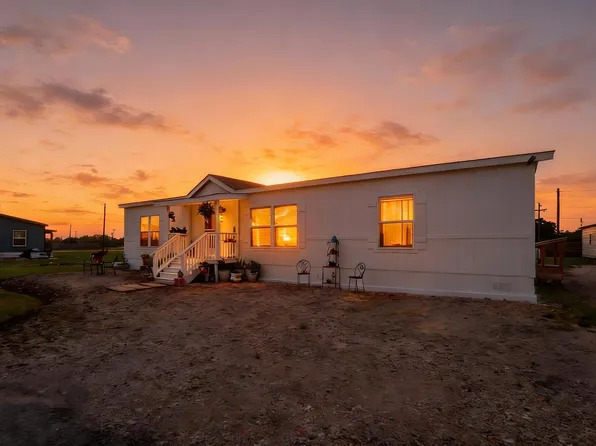 102 Double C Dr, Cedar Creek, TX 78612