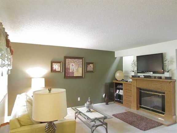 2nd image of 16 Eland Ct