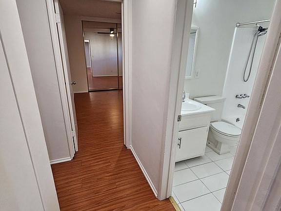 5th image of 916 N Sierra Bonita Ave APT 14