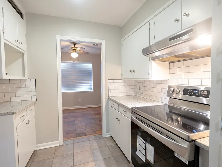 9521 Palmetto Ln — Photo 2