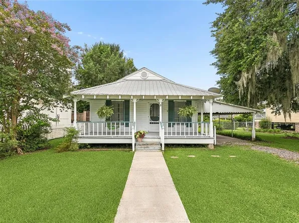 305 Morgan St, Madisonville, LA 70447