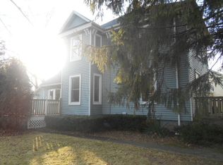 1053 Deerfield Rd, Deerfield, IL 60015