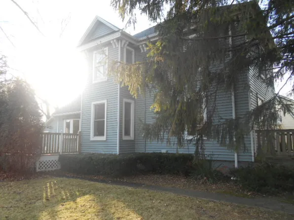 1053 Deerfield Rd, Deerfield, IL 60015