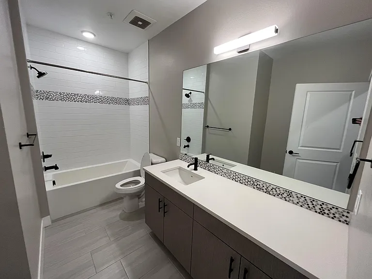 2729 W 28th Ave #508 — Photo 9