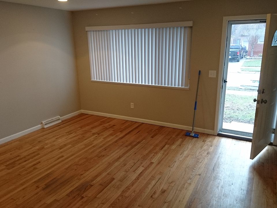 2nd image of 15210 Hanfor Ave