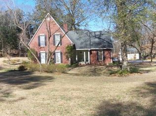 122 Lakewood Dr, Perry, GA 31069