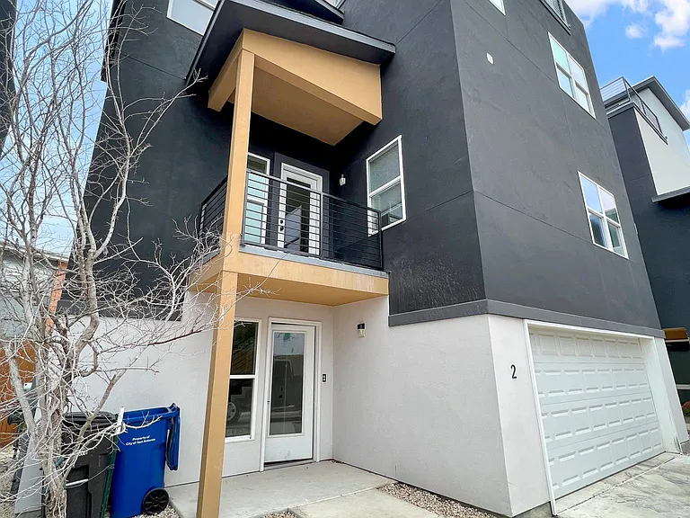 100 Lewis St — Photo 1