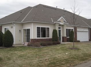 5905 Prairie Ridge Dr, Shoreview, MN 55126