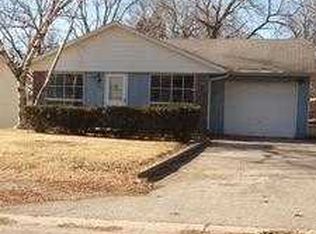 1315 Washington St, Lake In The Hills, IL 60156