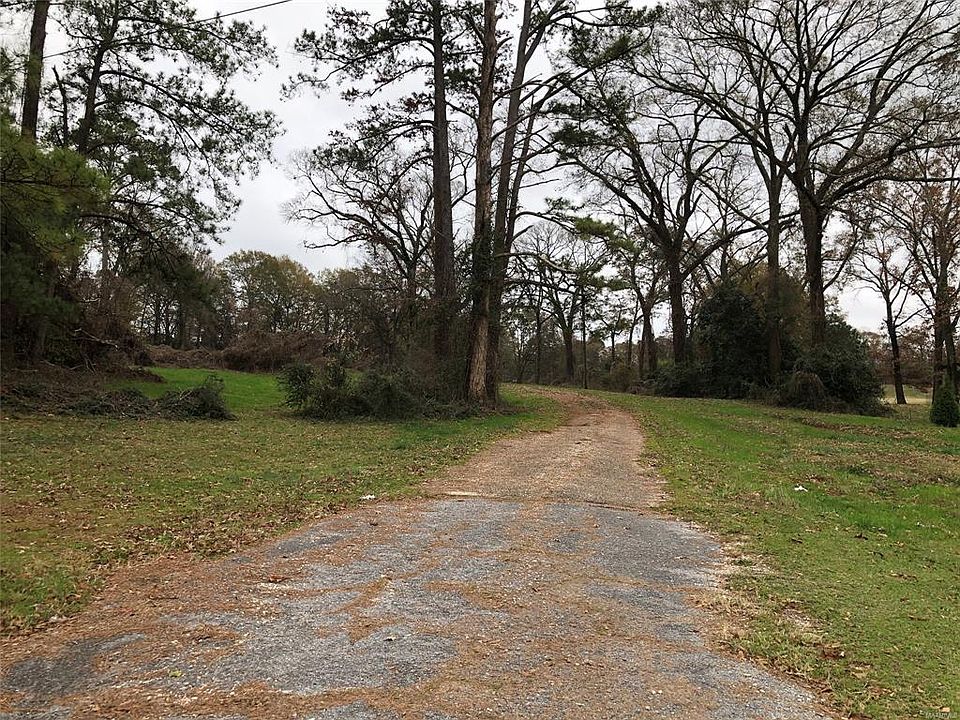 2nd image of 15 Watson Cir