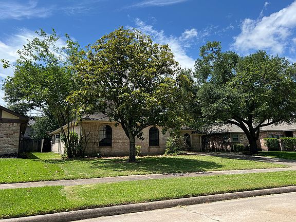 3rd image of 6215 Woodland Forest Dr