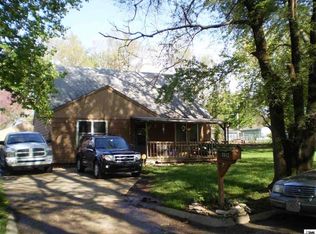 2512 SE Minnesota Ave, Topeka, KS 66605