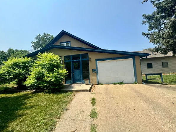 731 S Wisconsin St, Mitchell, SD 57301