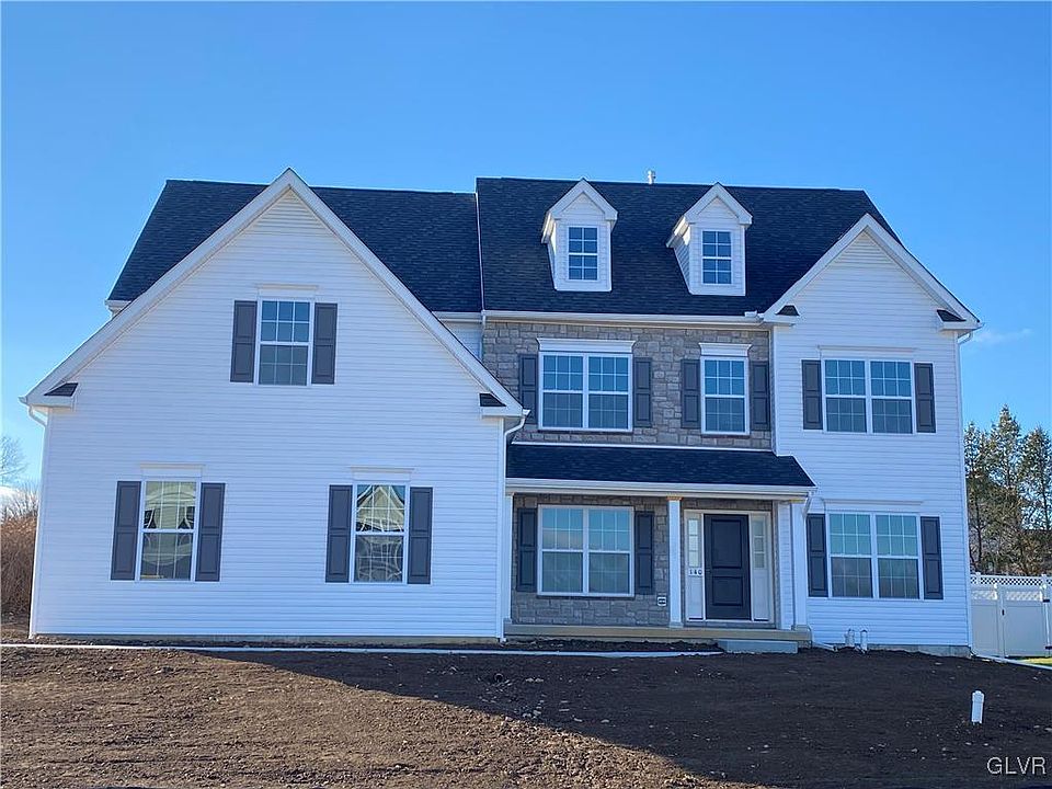 1st image of 170 Messinger St #14