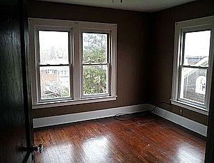 2nd image of 215 Dorothy St