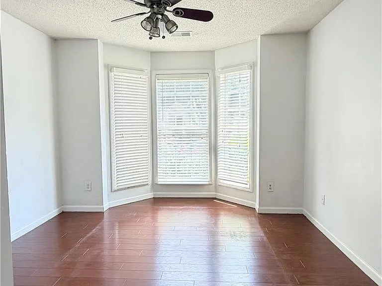 153 Greystone Cir — Photo 4