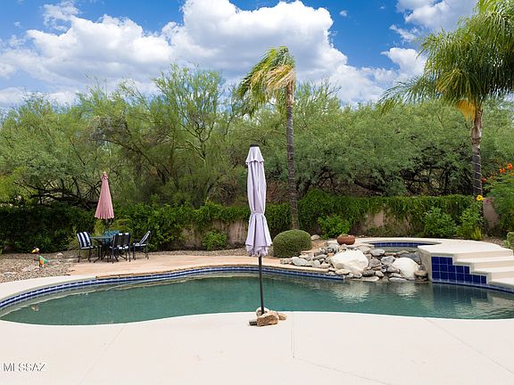5th image of 11114 N Poinsettia Dr
