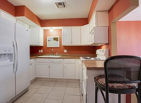 4th image of 3704 Lena Dr