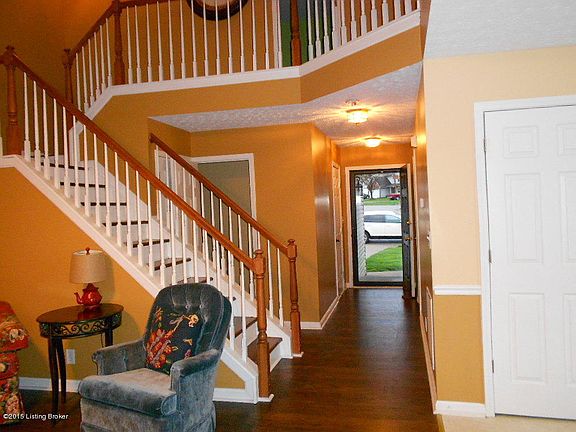 3rd image of 405 Woodland Lakes Dr