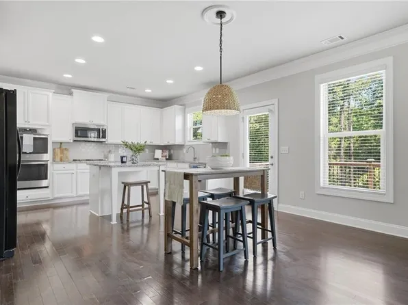 3860 Grandview Manor Dr, Cumming, GA 30028