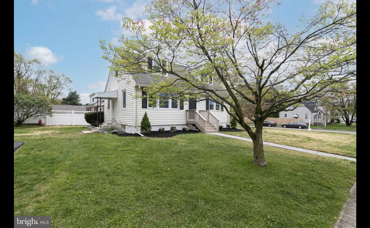 3 bed, 1300 sqft, $3,200 — Photo 2