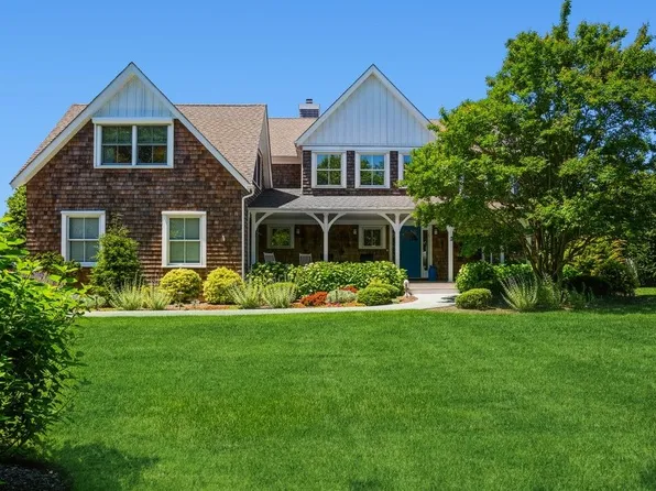 24 Millfarm Ln, Southampton, NY 11968