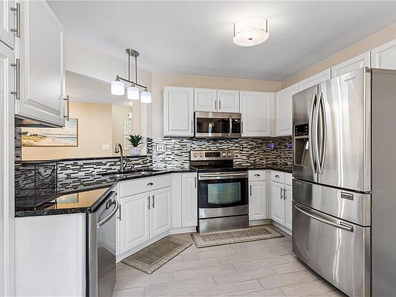 4th image of 263 Sherbrooke Dr