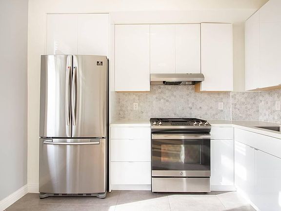 3rd image of 1106 Bush St APT 604