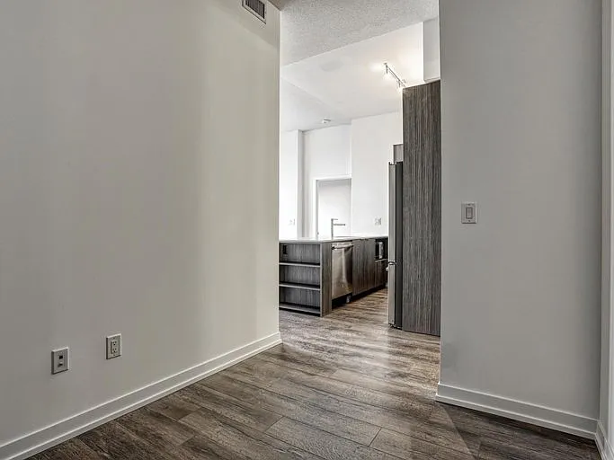 2520 Eglinton Ave W #1422 — Photo 10