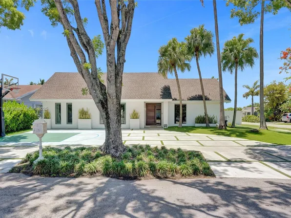 2080 NE 214th St, North Miami Beach, FL 33179