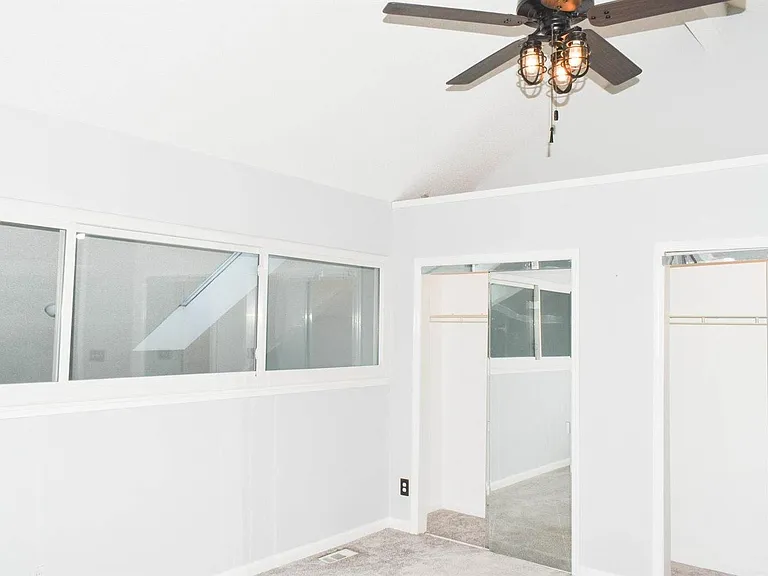 4497 L R I Ln — Photo 13