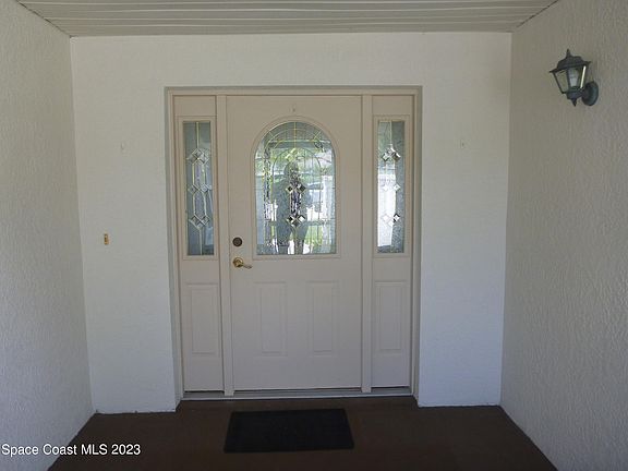 5th image of 1400 Las Verdes Ct