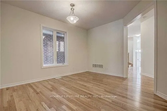 150 Chessington Ave #MAIN — Photo 5