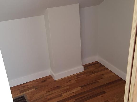 Front closet-storage -- empty