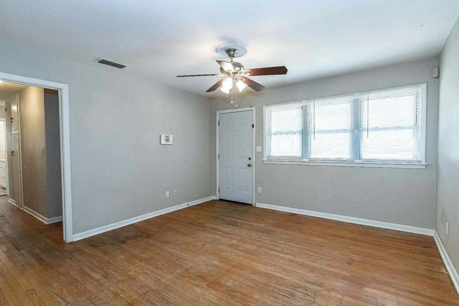 4 bed, 2.0 bath, 1634 sqft, $1,650 — Photo 2