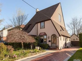 8521 211th St, Queens Village, NY 11427