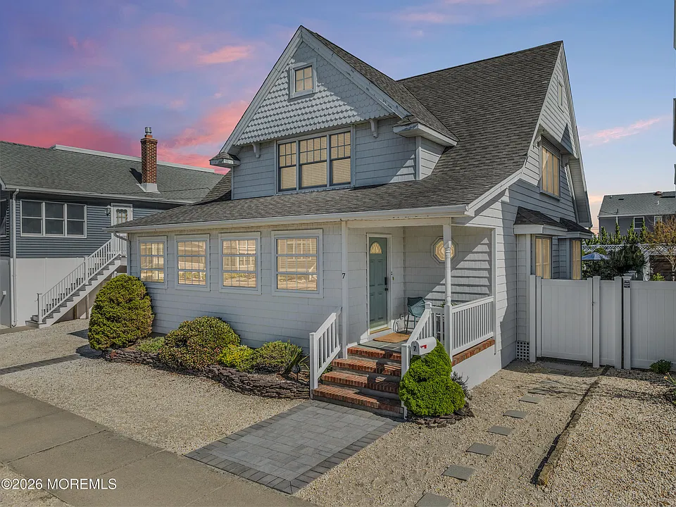 7 Ortley Ave