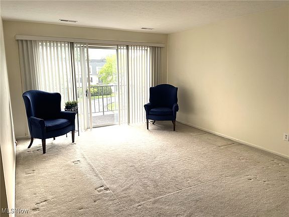 5th image of 1851 King James Pkwy