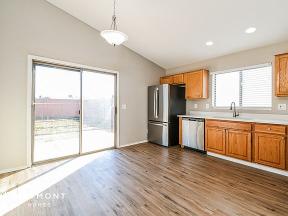 4th image of 525 S Saint Claire