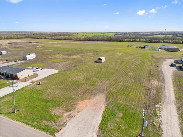 8770 County Road 1143, Celeste, TX 75423