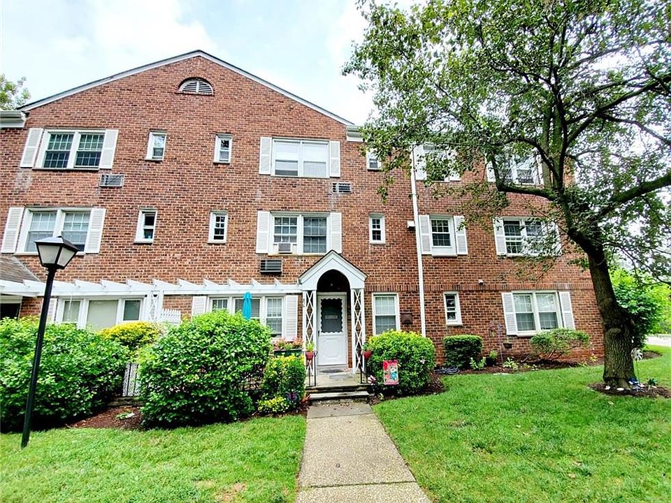 1st image of 31 Lawrence Park Cres #31