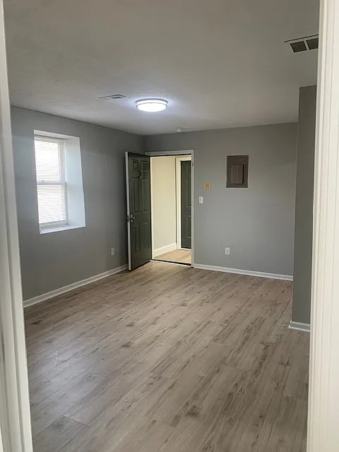 2 bed, 450 sqft, $875 — Photo 2