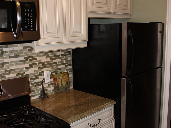 4th image of 10615 Queens Blvd APT 1U