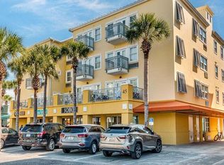 45 Town Center Loop #2-16, Pt Washington, FL 32459