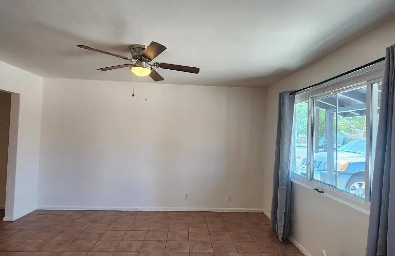 1416 E Orange St — Photo 2