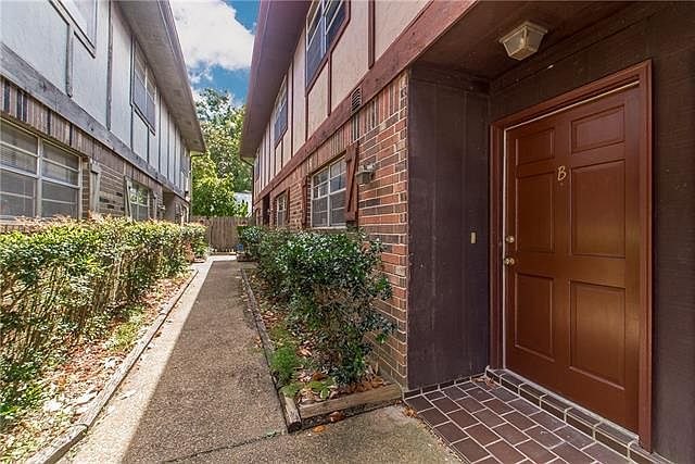 1st image of 209 Clearview Pkwy #209