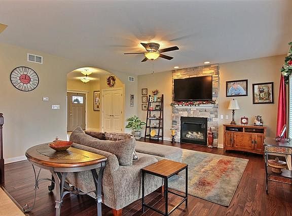 3rd image of 10558 Bridlewood St #10B