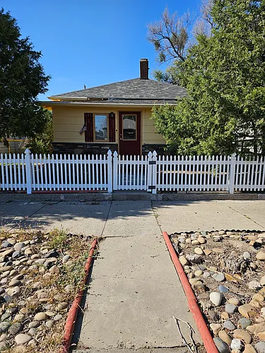 813 Woodbury St Photo 1