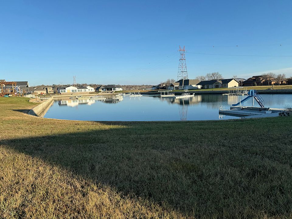 2nd image of 2000 Skerrols St